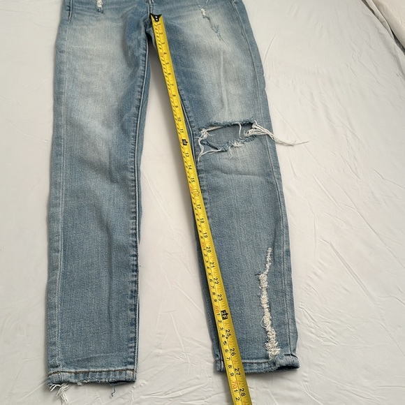 Blank NYC light wash blue denim distressed jeans - Picture 7 of 9